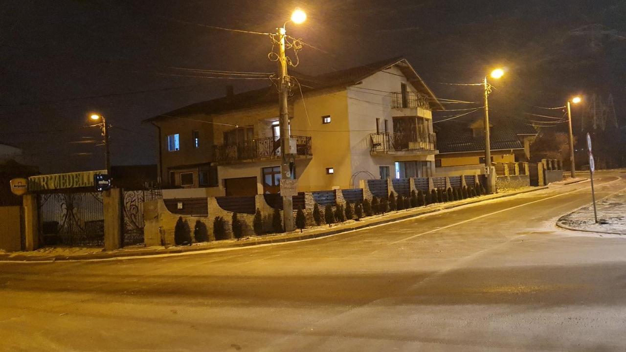 Pensiunea Medellin Tulcsa Kültér fotó
